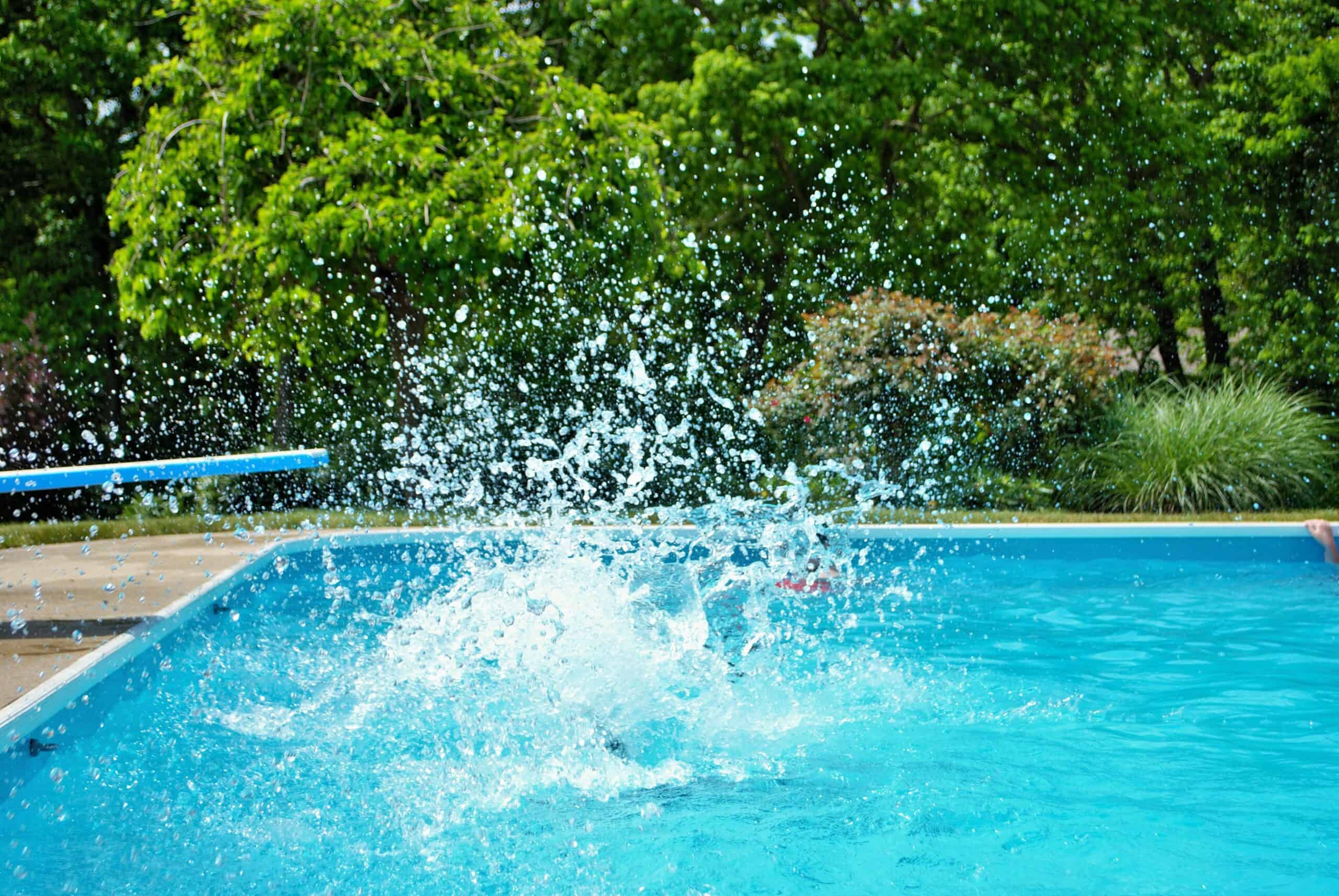 What Happens If You Put Chlorine In A Salt Water Pool? (Important)